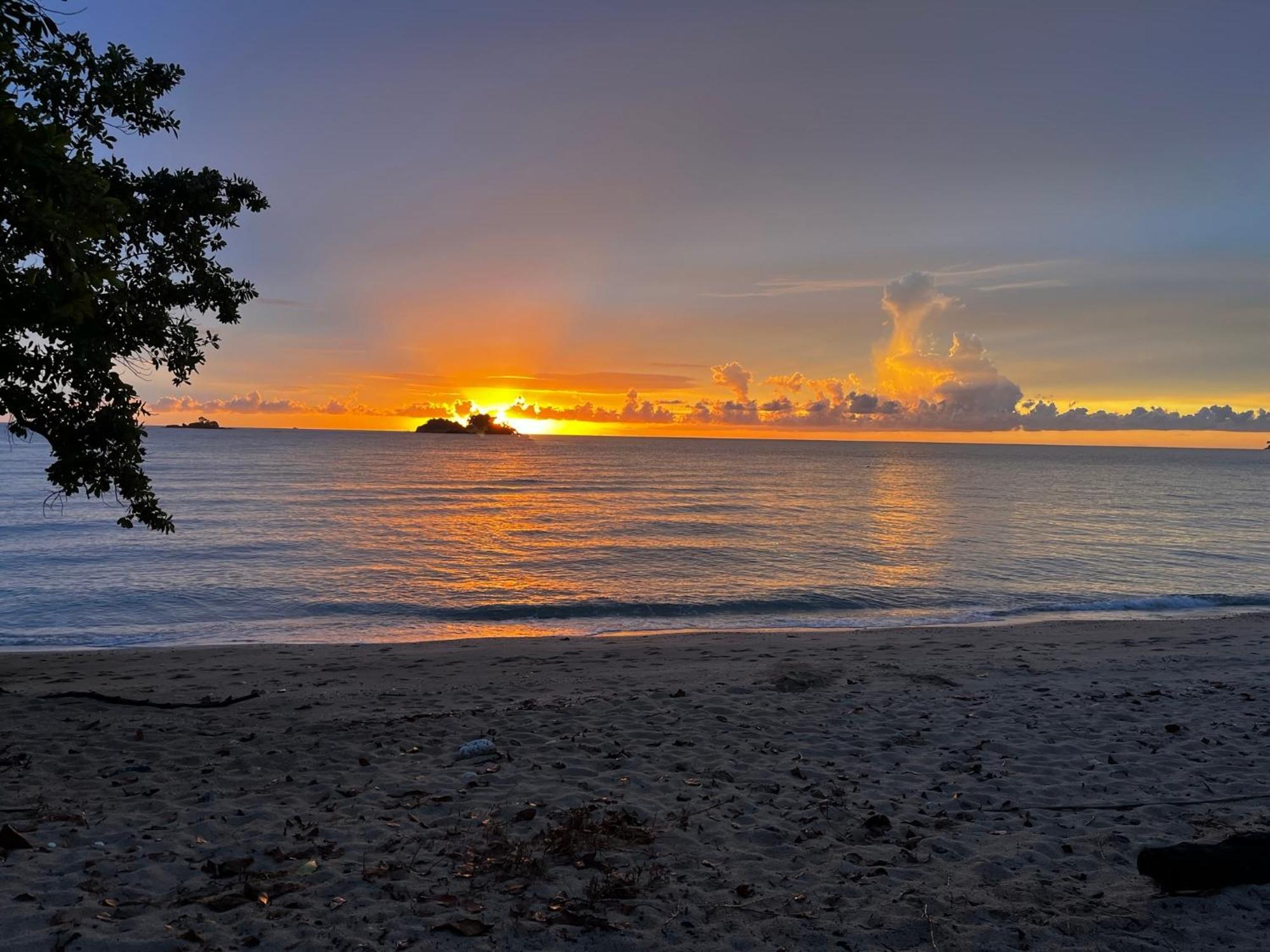 Maddekehaoo Eco Mansion Bed & Breakfast เกาะช้าง ภายนอก รูปภาพ